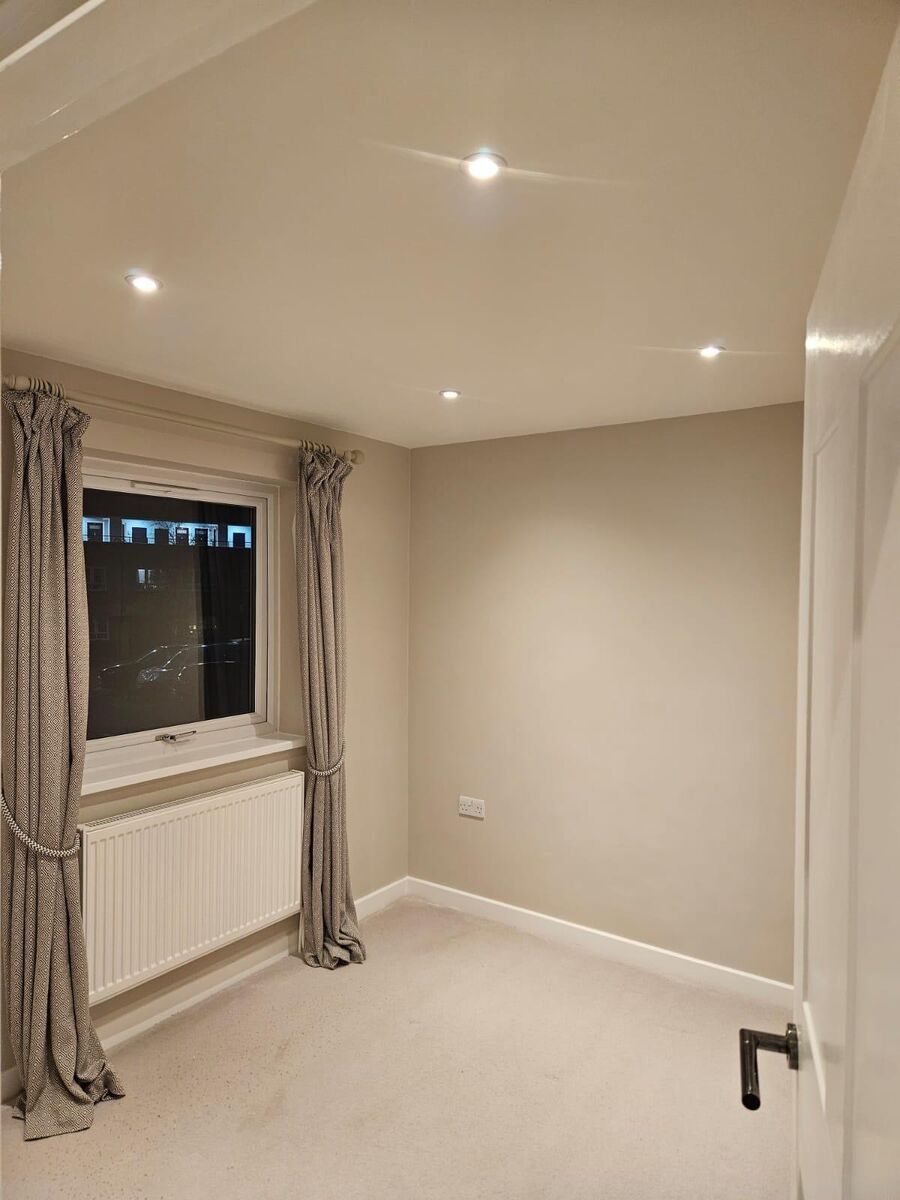 painter and decorator near me Chingford